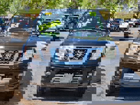 Used 2017 Nissan Frontier SV image 5