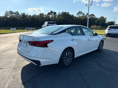 Used 2023 Nissan Altima 2.5 SV image 3