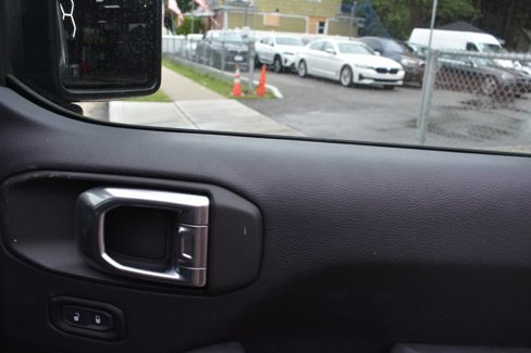 Used 2019 Jeep Wrangler Unlimited Sahara image 22