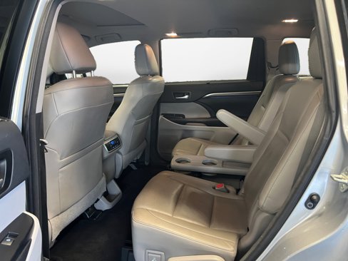 Used 2017 Toyota Highlander Limited image 15