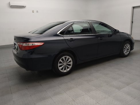 Used 2016 Toyota Camry LE image 10