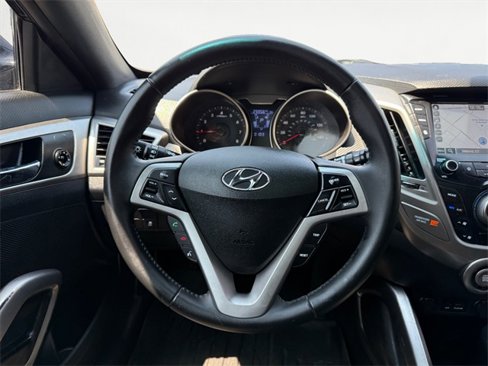 Used 2017 Hyundai Veloster Value Edition image 12