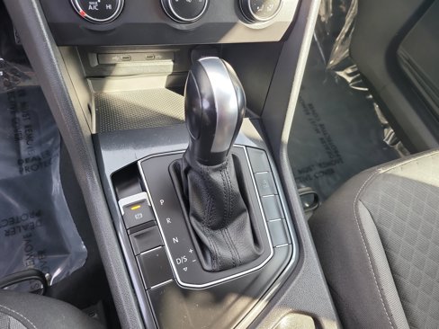 Used 2020 Volkswagen Tiguan S image 26