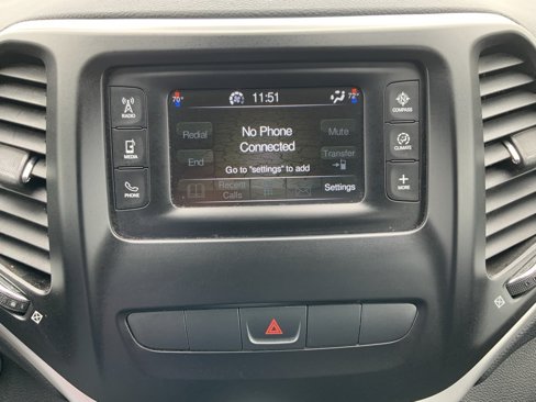 Used 2014 Jeep Cherokee Latitude w/ Comfort/Convenience Group image 36