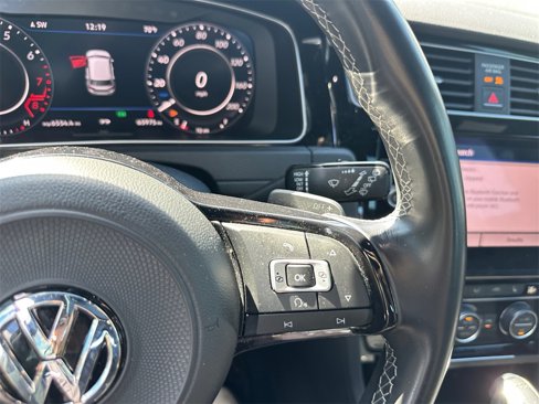 Used 2018 Volkswagen Golf R 4-Door image 23