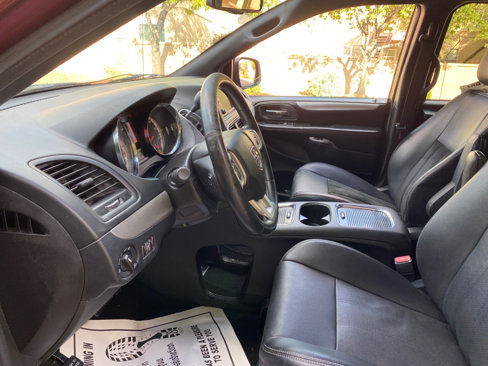 Used 2018 Dodge Grand Caravan GT image 27