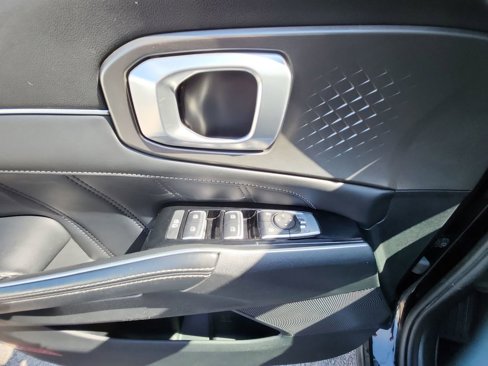 Used 2021 Kia Sorento SX image 28
