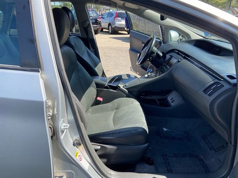 Used 2010 Toyota Prius Five image 18