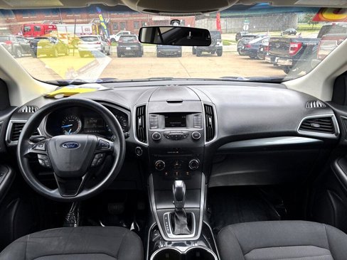 Used 2015 Ford Edge SE image 16