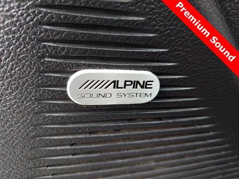 Used 2015 Dodge Challenger R/T Scat Pack w/ Scat Pack Appearance Package image 17