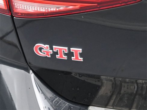 Used 2019 Volkswagen GTI Autobahn image 15