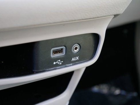 Used 2020 Chrysler Pacifica Touring-L image 21