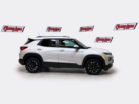 Used 2021 Chevrolet TrailBlazer LT image 3