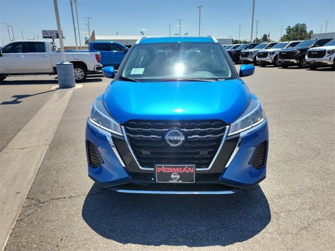 New 2024 Nissan Kicks SV image 3