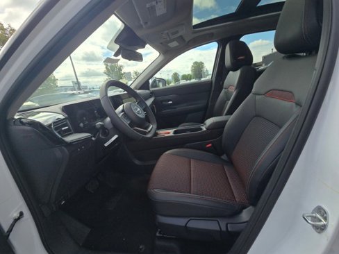 New 2025 Nissan Kicks SR w/ SR Premium Package image 21