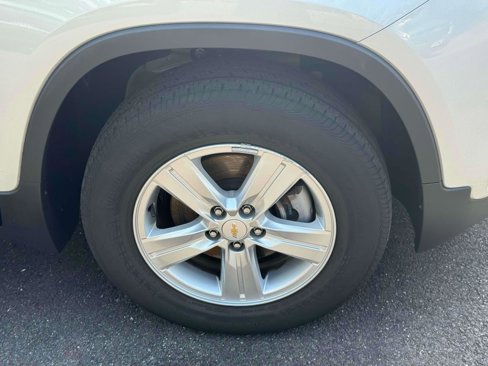 Used 2022 Chevrolet Trax LT w/ LT Convenience Package image 8