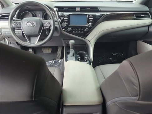 Used 2019 Toyota Camry LE image 12