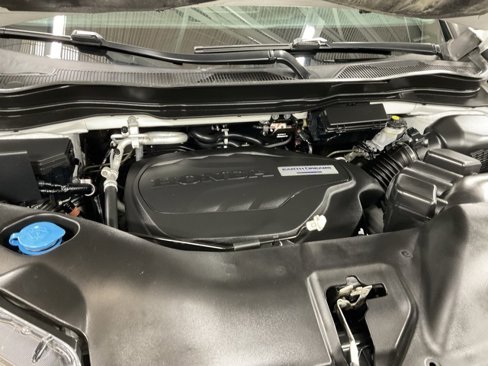 Certified 2020 Honda Pilot Touring image 12