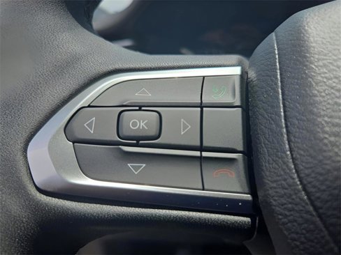 New 2025 Jeep Compass Latitude image 28