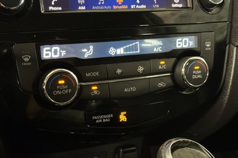 Used 2019 Nissan Rogue SV w/ Premium Package image 21
