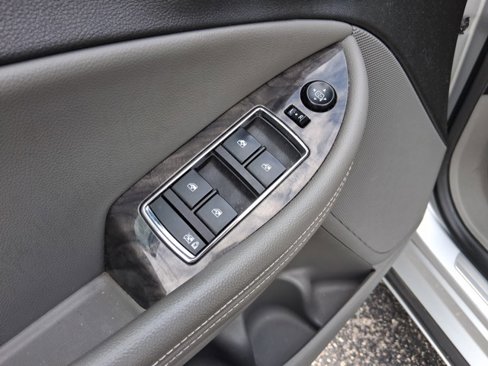 Used 2015 Chevrolet Impala LTZ image 8