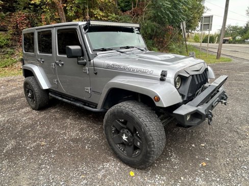 Used 2017 Jeep Wrangler Unlimited Sahara image 10