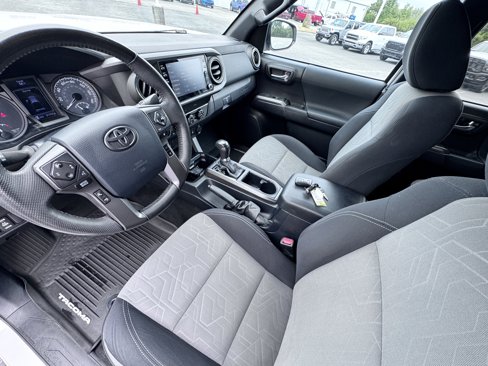 Used 2020 Toyota Tacoma TRD Off-Road image 10