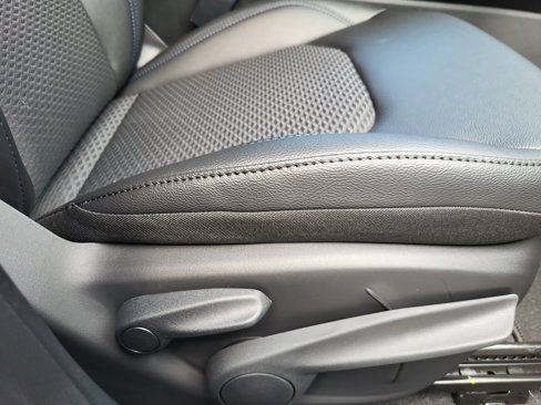 New 2026 Jeep Compass Latitude image 19