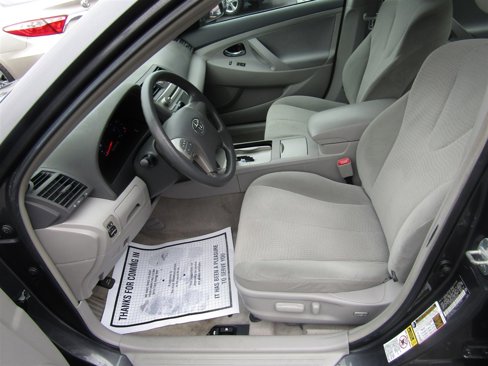 Used 2010 Toyota Camry image 17