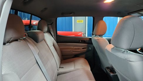 Used 2012 Toyota Tacoma 4x4 Double Cab image 12