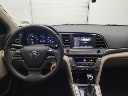 Used 2017 Hyundai Elantra SE image 22