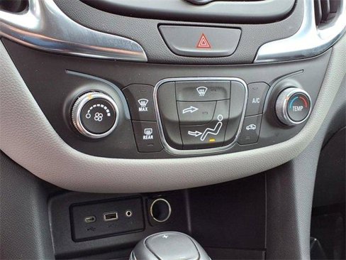 Used 2021 Chevrolet Equinox LS w/ LS Convenience Package image 11