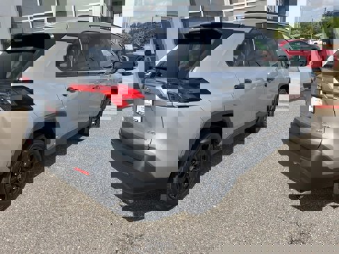 Certified 2019 Toyota RAV4 LE image 27