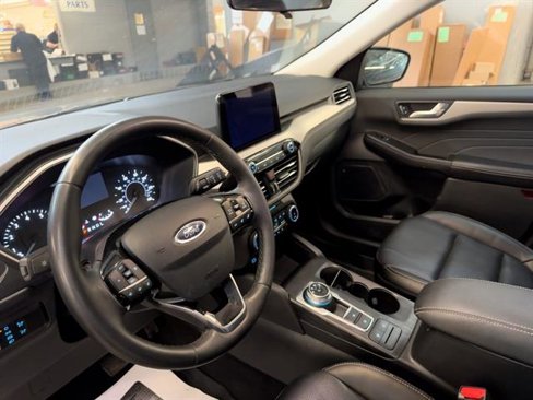Certified 2022 Ford Escape SEL image 10