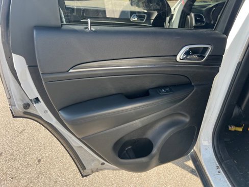 Used 2019 Jeep Grand Cherokee Limited image 14