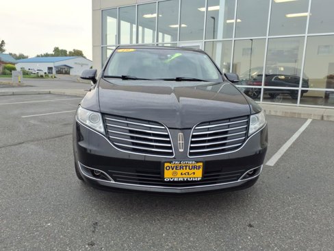 Used 2019 Lincoln MKT AWD image 6