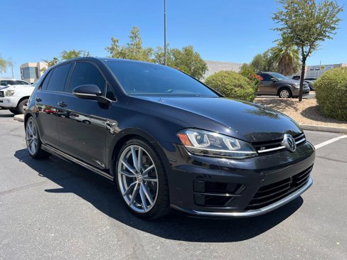 Used 2017 Volkswagen Golf R 4-Door image 11