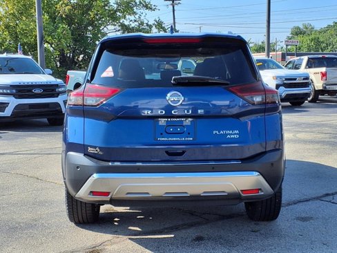 Used 2021 Nissan Rogue Platinum image 4