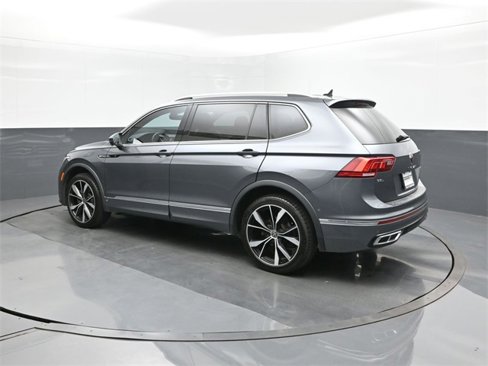 Used 2022 Volkswagen Tiguan SEL R-Line image 5