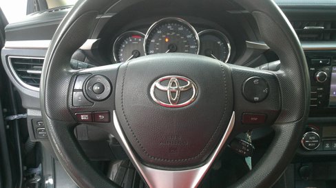 Used 2015 Toyota Corolla LE image 12
