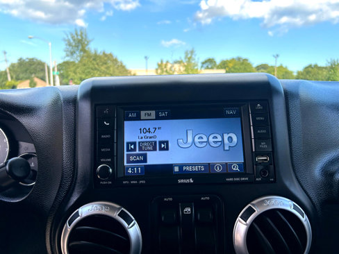 Used 2011 Jeep Wrangler Rubicon w/ Dual Top Group image 11