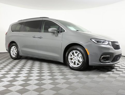 Used 2022 Chrysler Pacifica Touring-L image 3