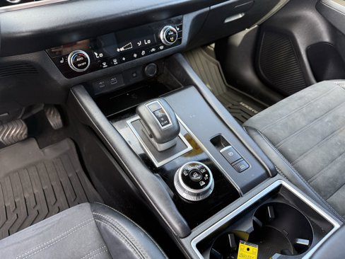 Used 2022 Mitsubishi Outlander SE image 18