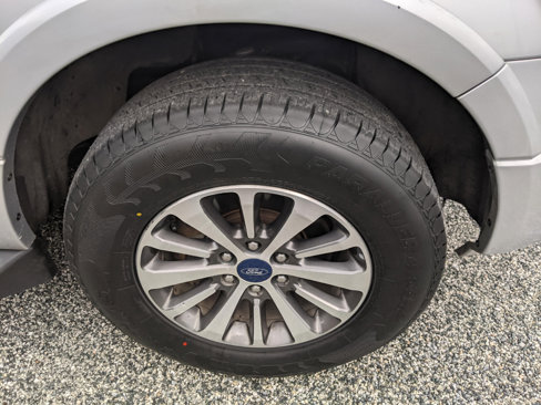 Used 2017 Ford Expedition XLT image 4