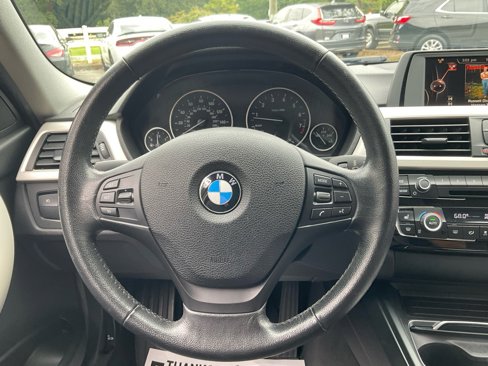 Used 2016 BMW 320i Sedan image 22