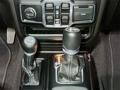 Certified 2021 Jeep Wrangler Unlimited Sahara w/ Cold Weather Group image 14