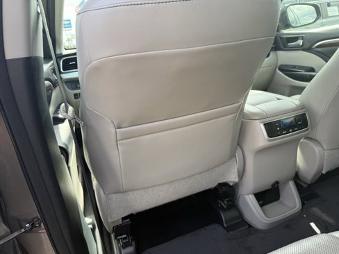 Used 2016 Toyota Highlander Limited image 37