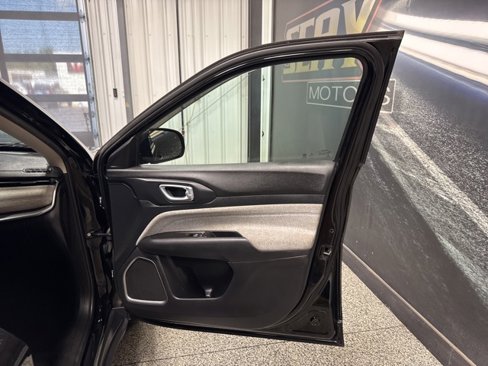 Used 2022 Jeep Compass Latitude image 26