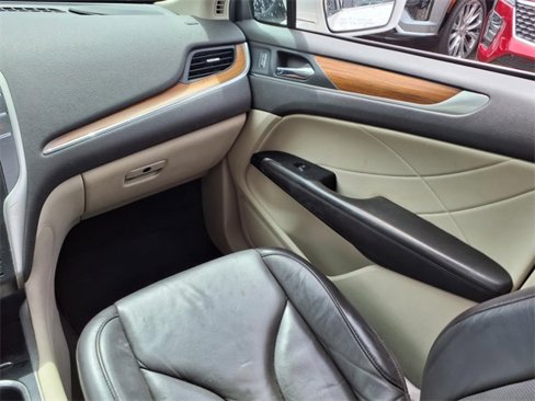Used 2019 Lincoln MKC Select w/ Select Plus Package image 18