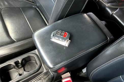 Used 2018 Jeep Wrangler Unlimited Sahara image 12